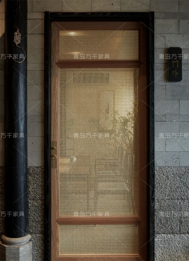  龍茶館