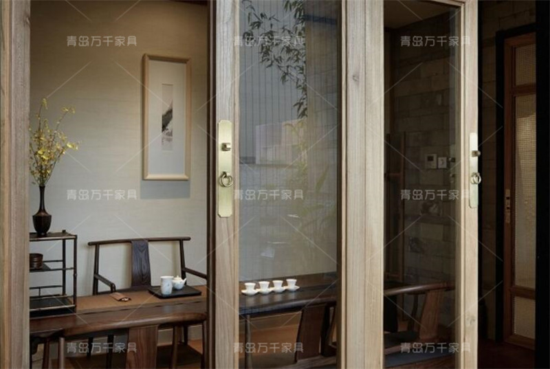  龍茶館