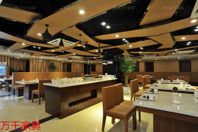  紅與黑全國(guó)連鎖加盟店
